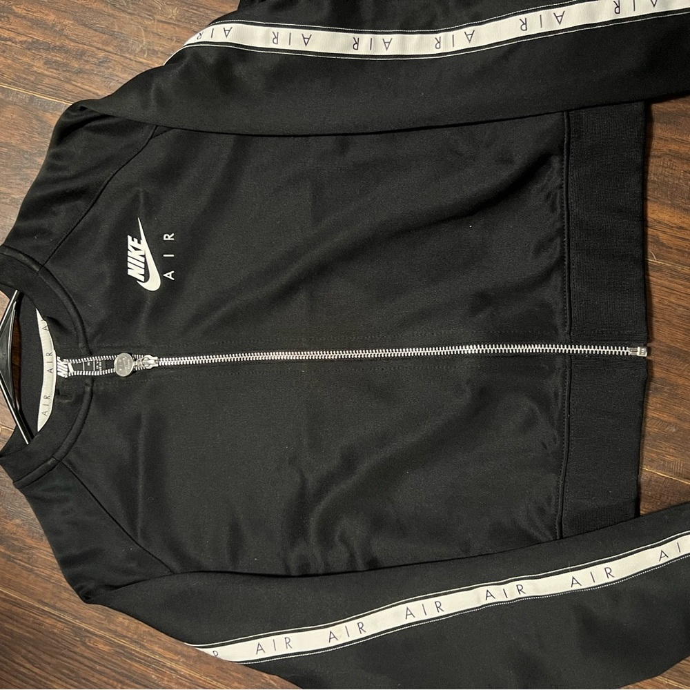 Nike Air Cropped Woman’s Jacket Size Medium